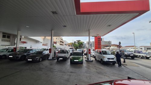 Drivers panic buying petrol in Gibraltar due to Spanish hauliers’ strike